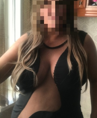 Молодая, страстная и игривая девушка с упругой фигурой и нежными губками приглашает в гости для незабываемых встреч. Готова исполнить все твои желания и фантазии. 2574, 32 года